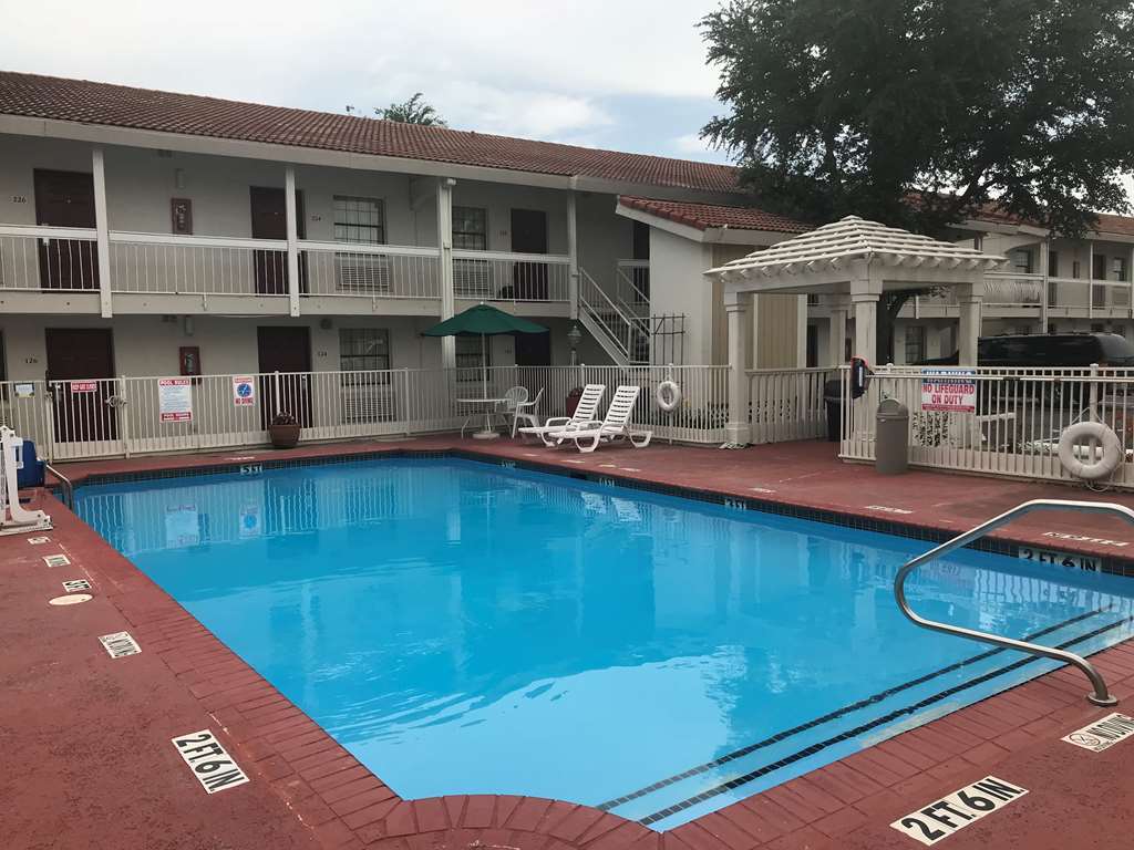 Red Roof Inn Plano Ανέσεις φωτογραφία